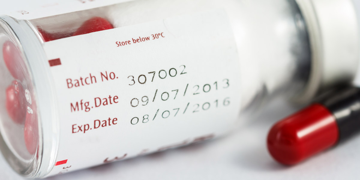 Prescription-medication-label-with-manufacturing-and-expiration-dates